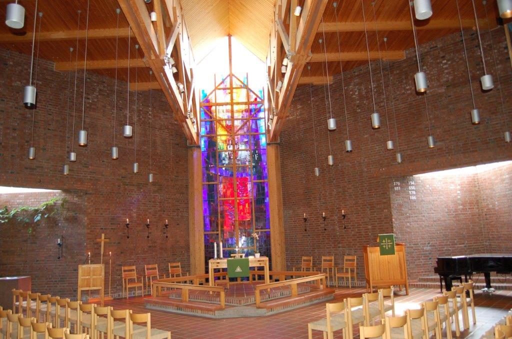 Sofiemyr kirke innvendig. Foto.